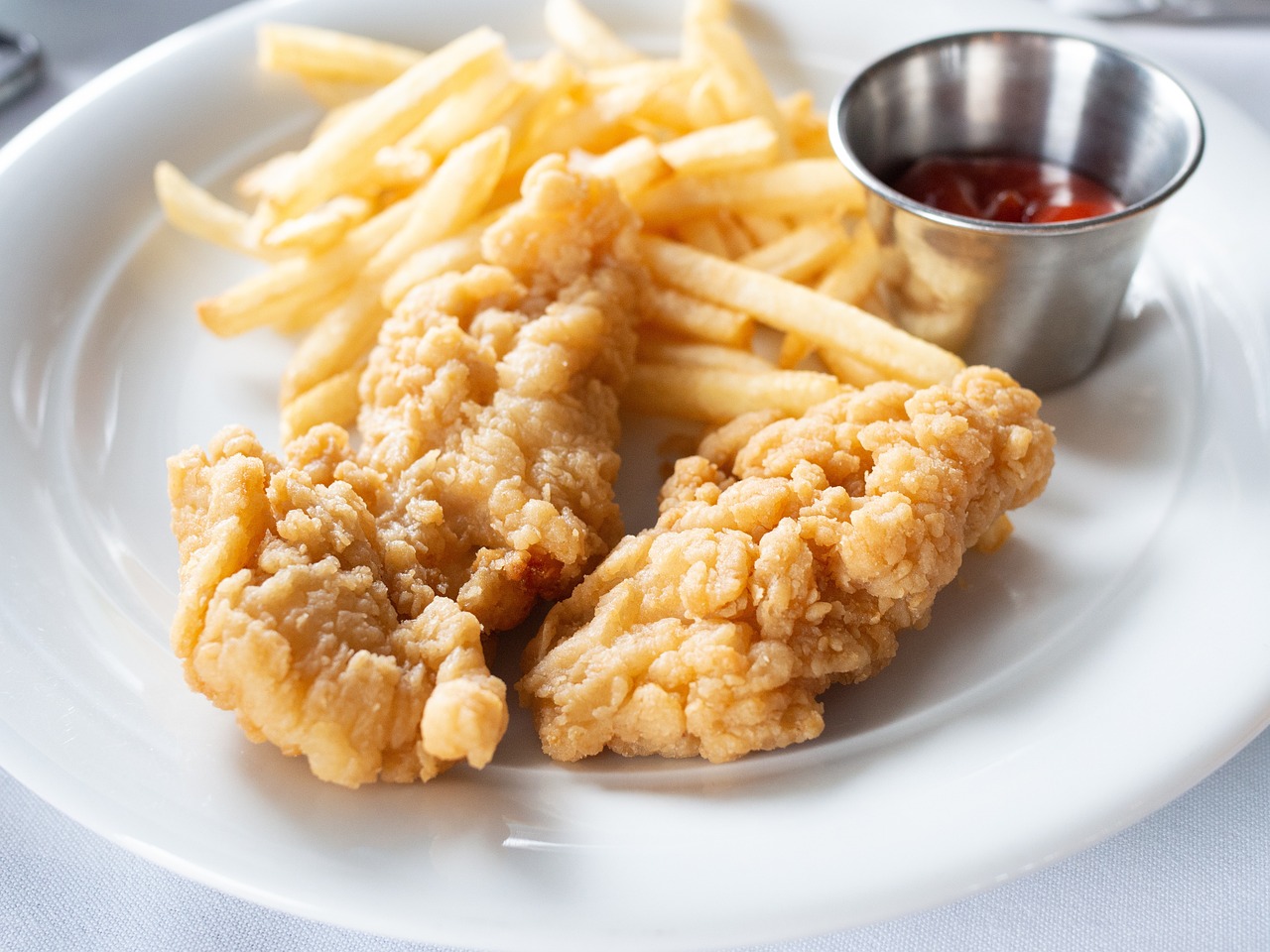 chicken tenders, fried, french fries-4423990.jpg